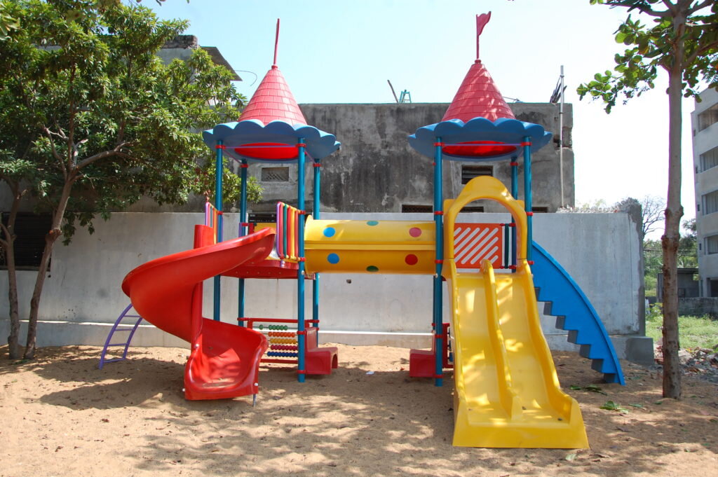 PLAY-EQUIPMENTS-2-1024x681